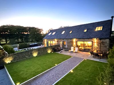 Luxury Barn Conversion-10pl/PrivateLake/HotTub