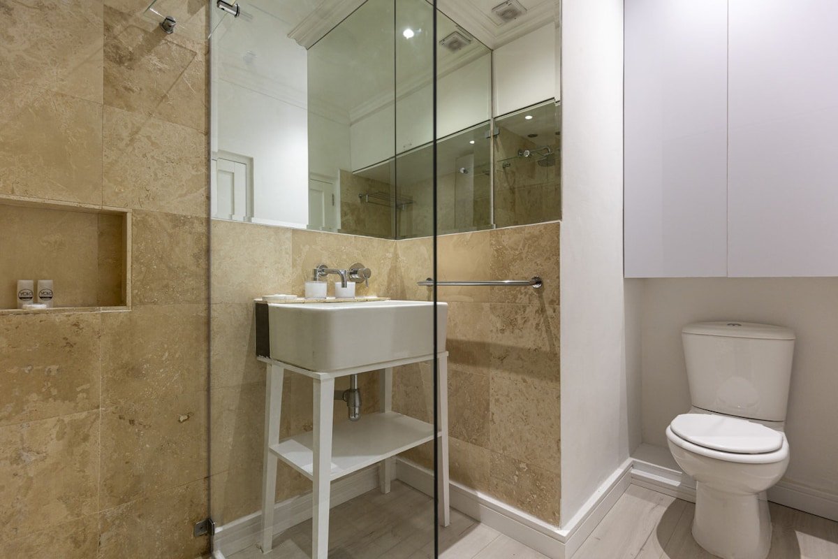 Clifton YOLO Spaces – Clifton Beachfront Magic gallery image 4