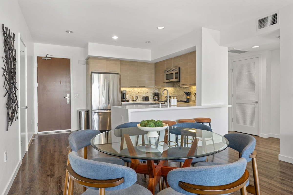 The Sea Glass Gem| Direct Beach View Full Ocean gallery image 3