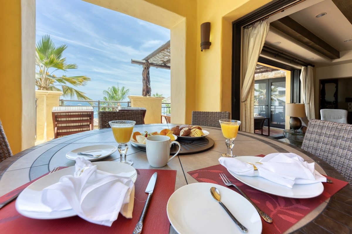 Luxury Condo | Swimmable Beach | 5-Star Amenities! gallery image 3