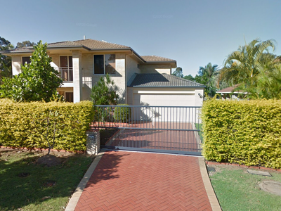 Cosy, green home in Forest Lake