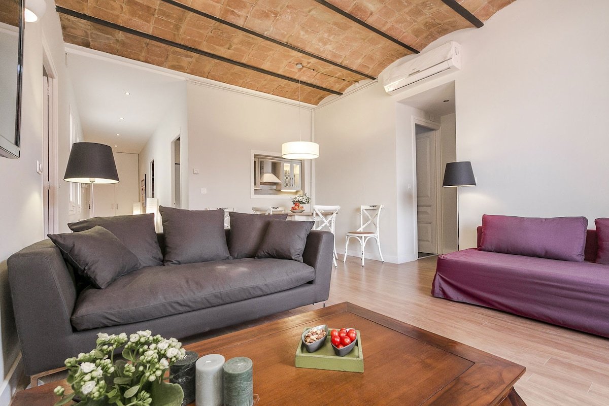 Penthouse apartment with terrace in Pau Claris gallery image 5