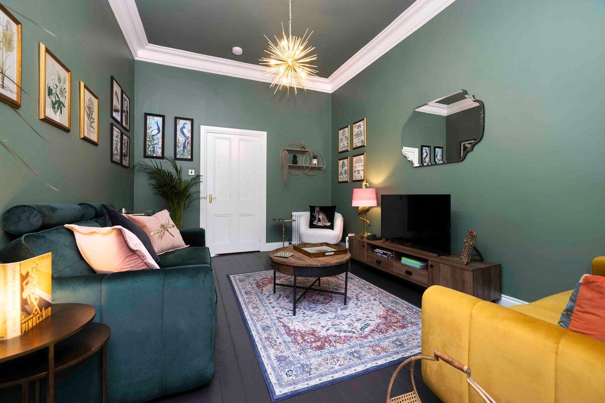 Luxury Old Town Flat on Iconic Cockburn Street gallery image 3