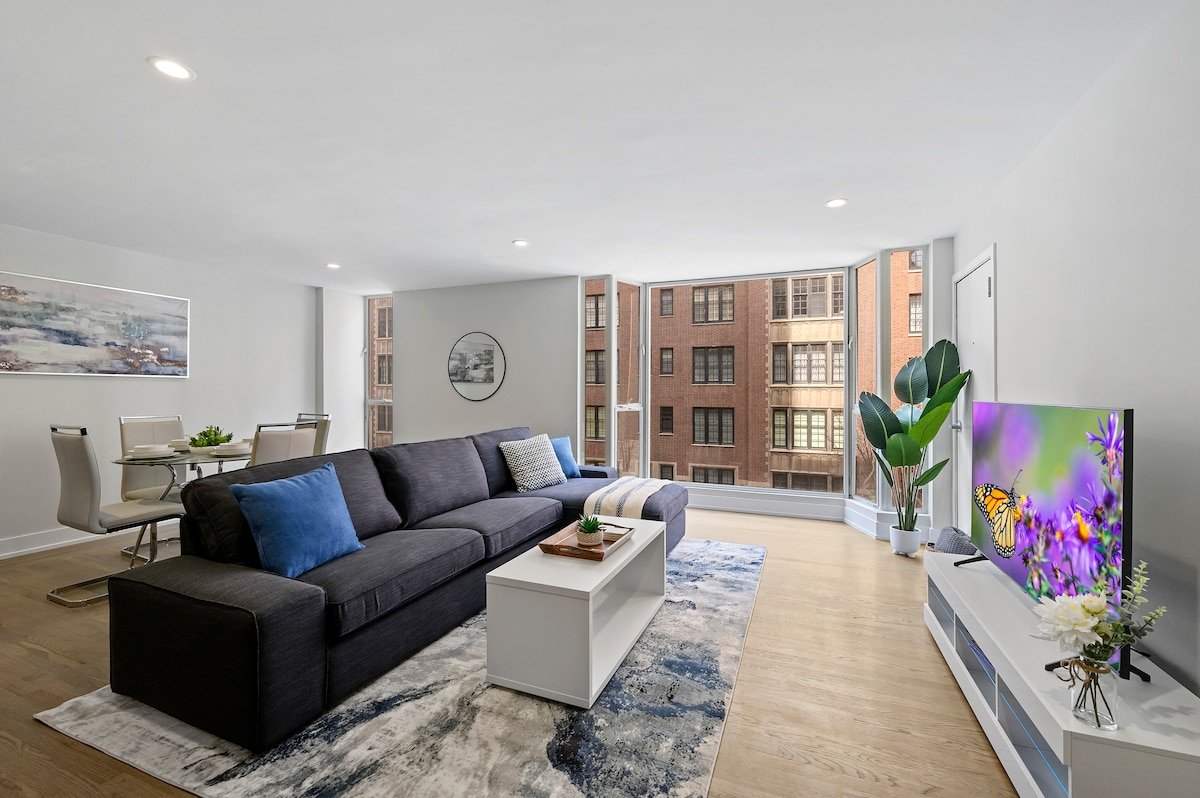 Modern MAG Mile 2BD/2BA (+Parking/Rooftop) gallery image 4