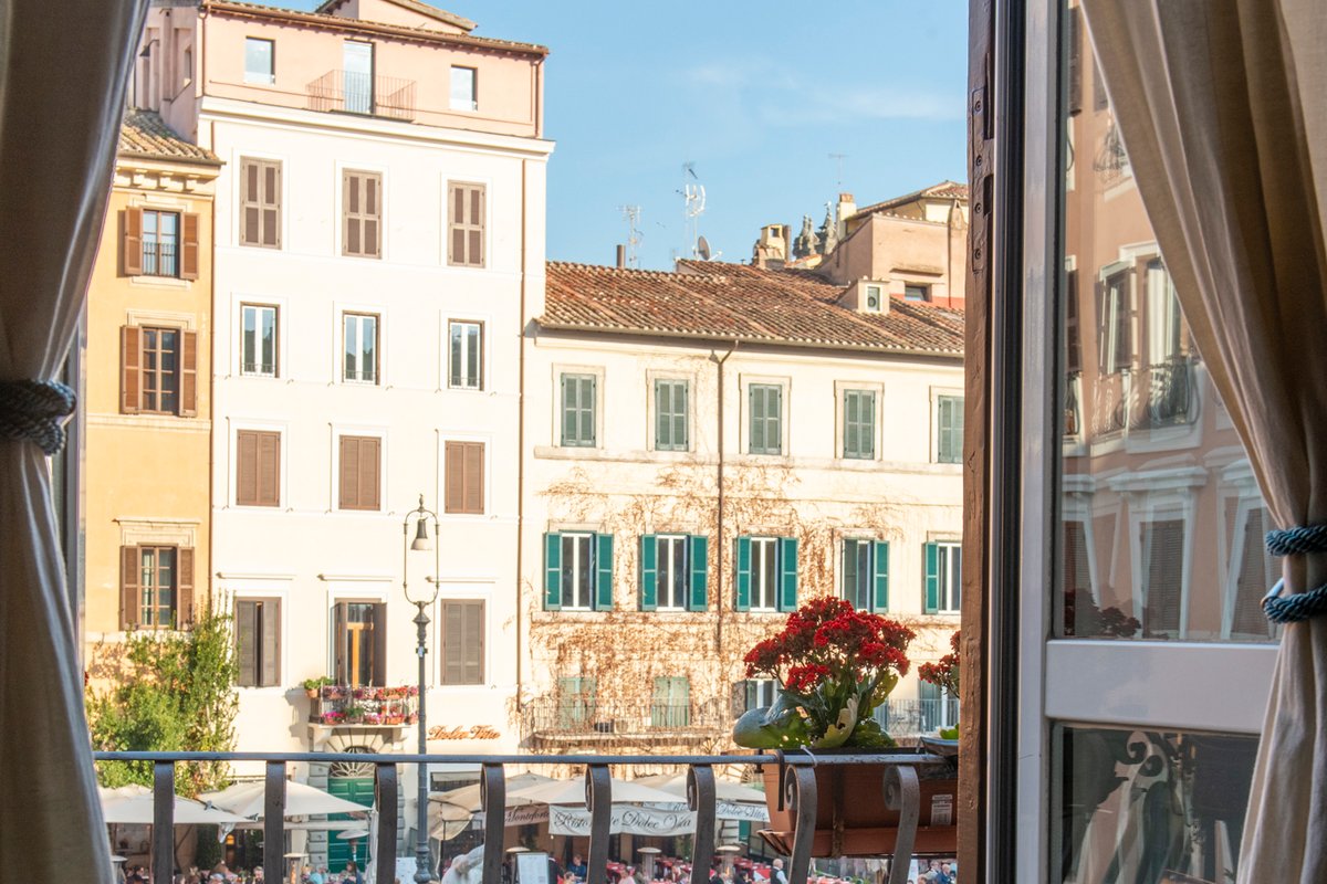 Navona Charming Balcony
