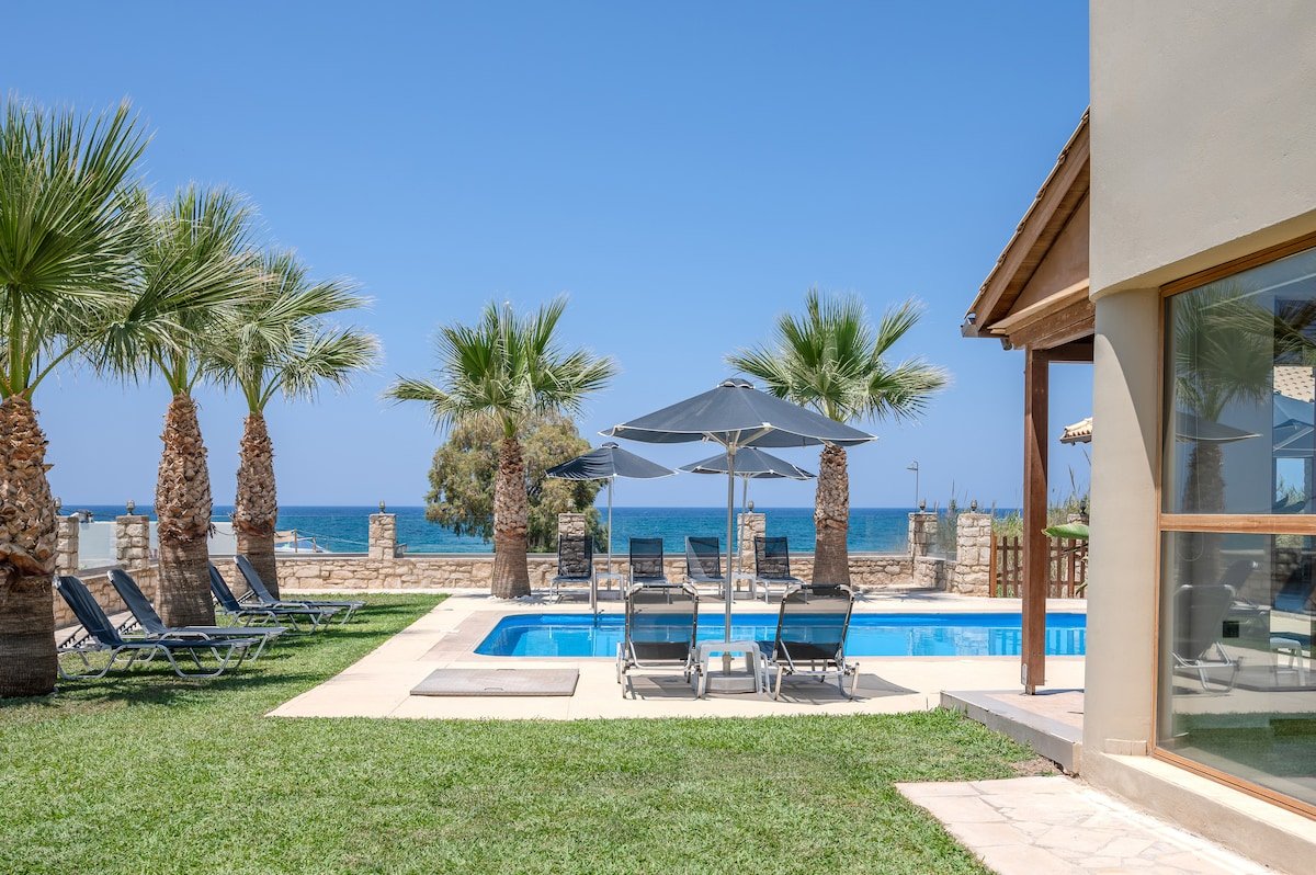 Golden sand beachfront villa, 6 Bedrooms, Rethymno gallery image 5