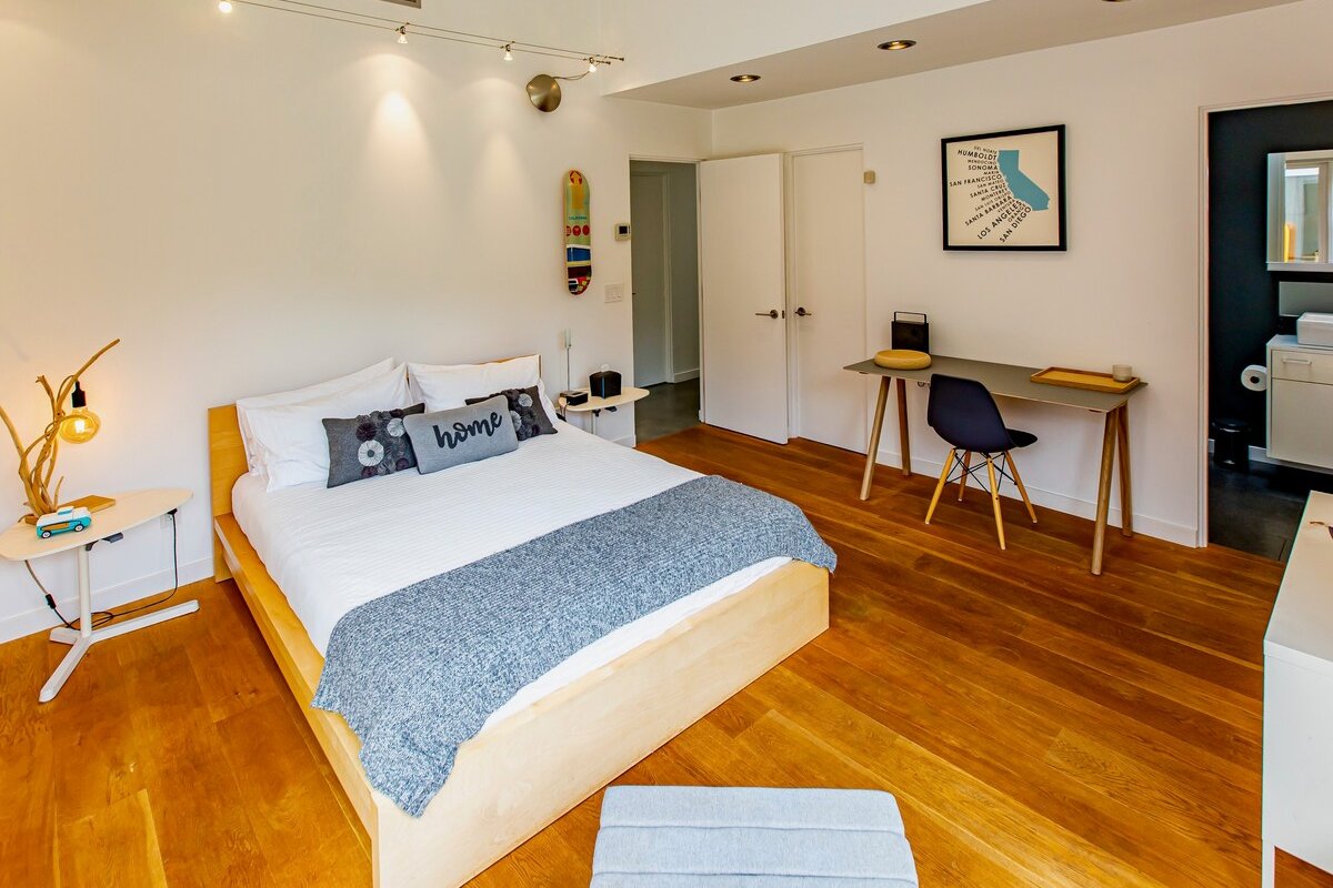 Modern Escape gallery image 5