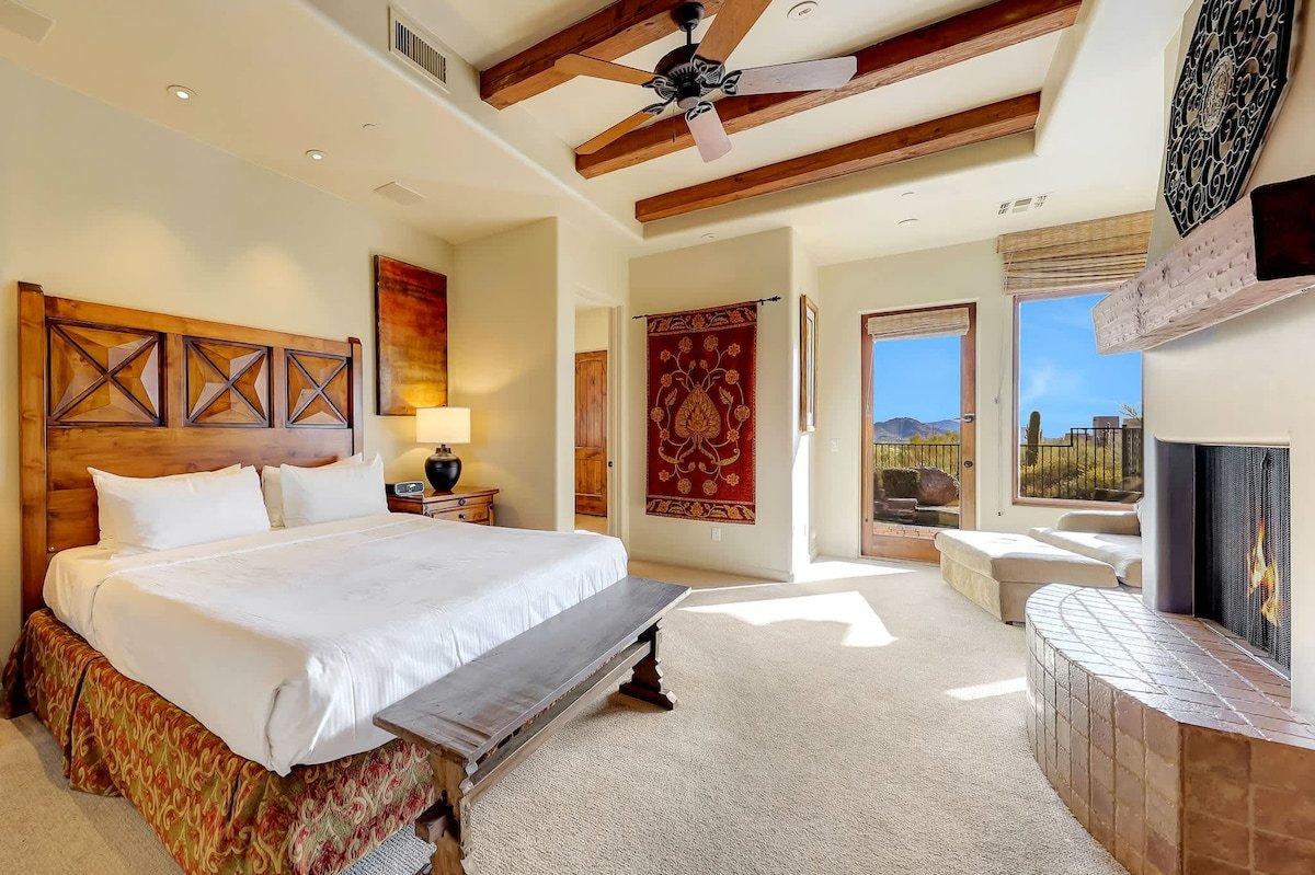 Desert Luxury @ The Rocks | Pool, Spa, Troon Golf gallery image 2