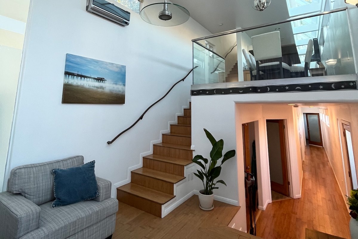 Santa Monica DREAM Modern Home gallery image 4