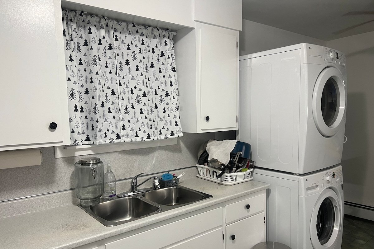 The Cozy House + Cottage In The City: Units 1 & 2 gallery image 4