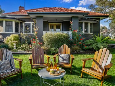 SeeApollo – 1920s Bungalow (7 Bedroom)