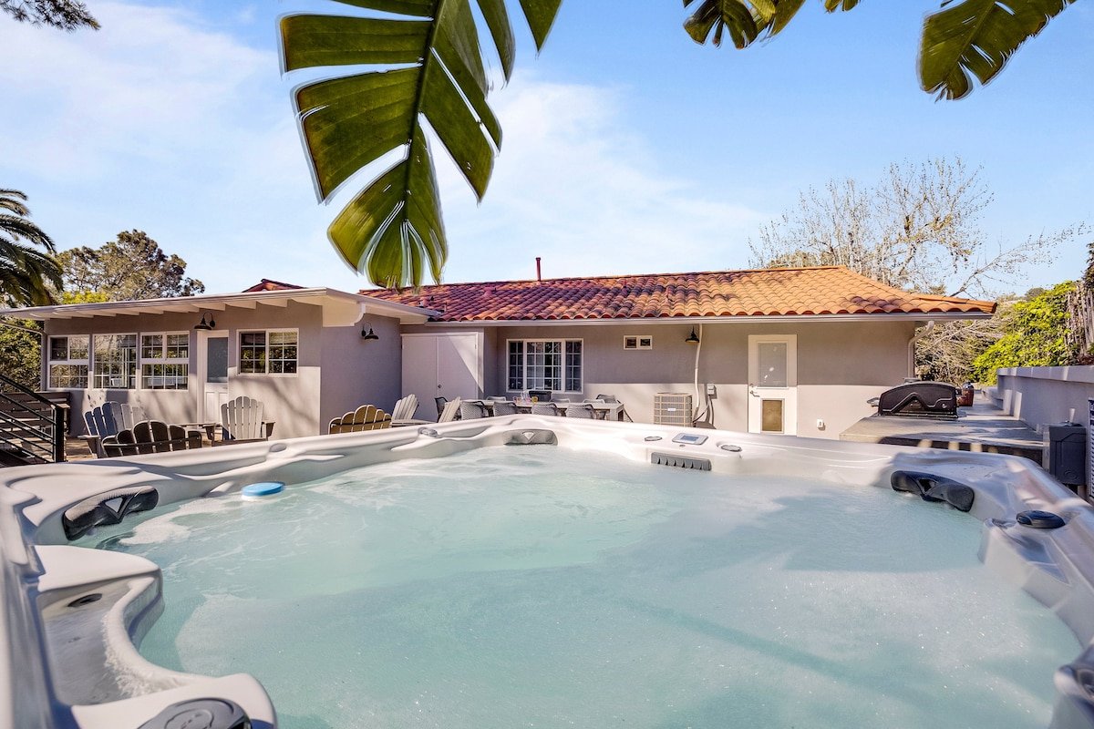 15 Min Walk Beach & Kayaking Hot Tub, Big Yard gallery image 3