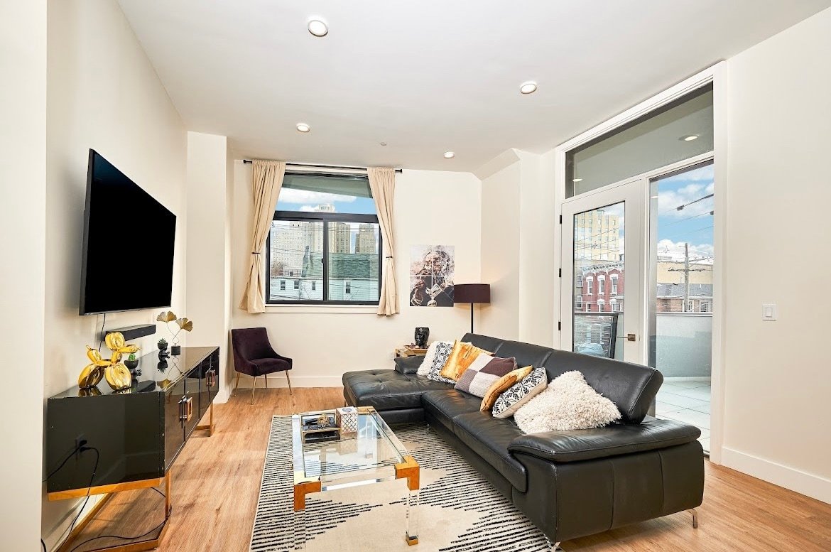 Luxury living NJ 15 min-NYC gallery image 3