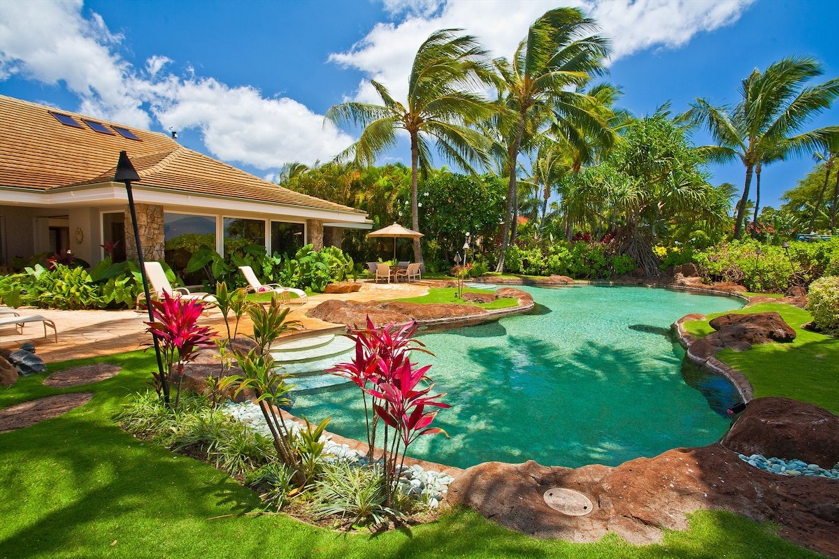 Iconic Sea Shells Beach Front House in Kaanapali gallery image 2