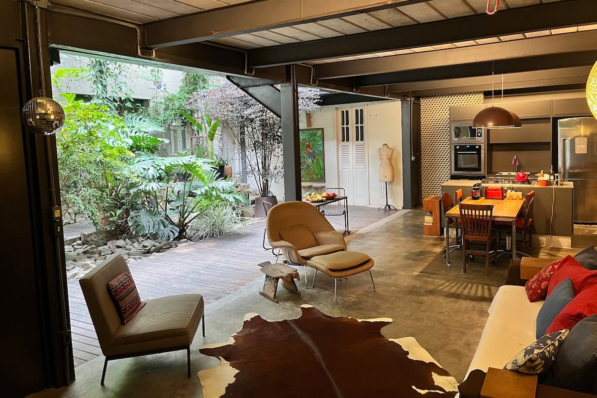 Vintage-chic House in Santa Teresa gallery image 2