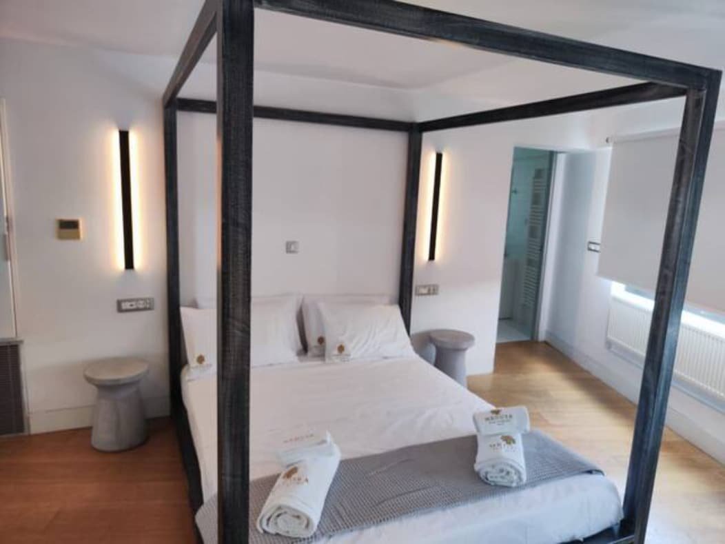 Gazi pool house gallery image 3