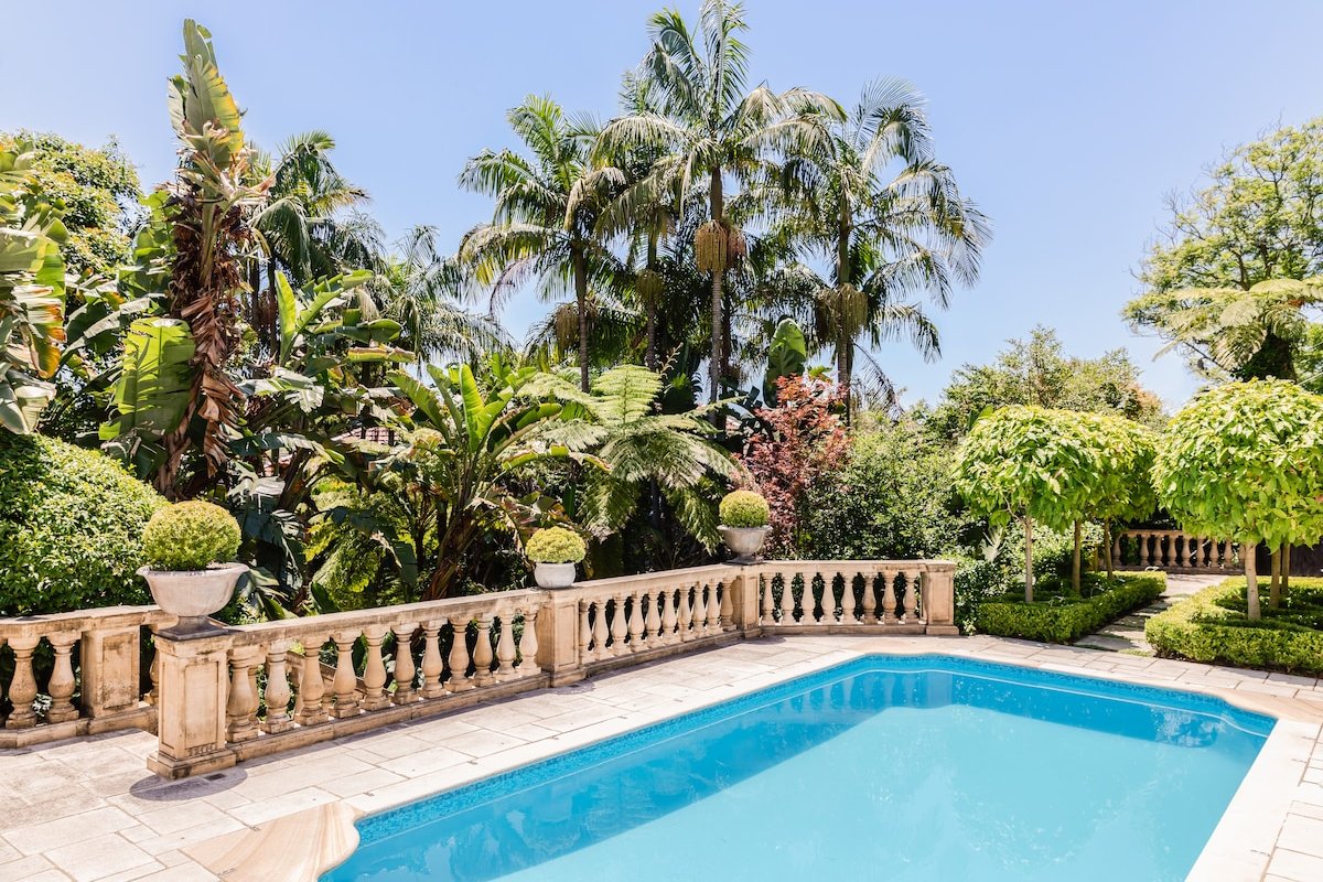 Villa Queen gallery image 2