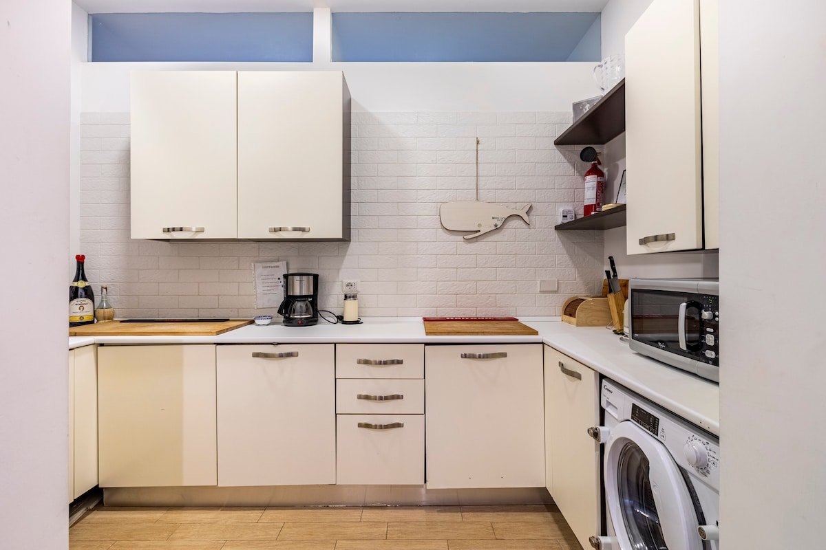 Private Villa with Huge Garden In Rome Center gallery image 4