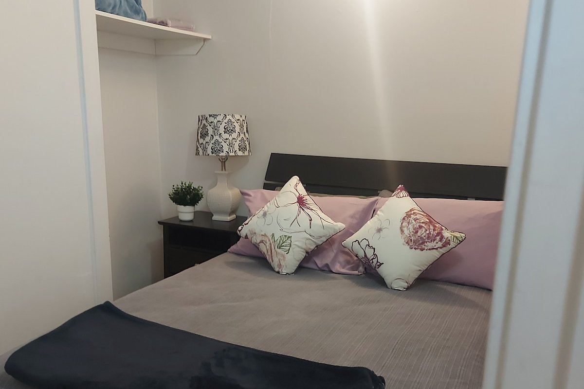 Comfy |4 Bedroom| Family Getaway gallery image 5