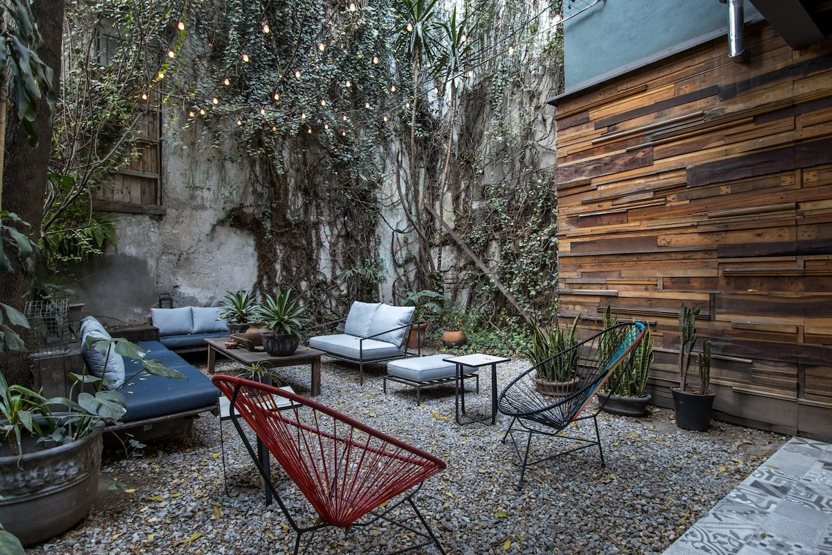 “La Roma House” Hip, Trendy and Unique gallery image 2