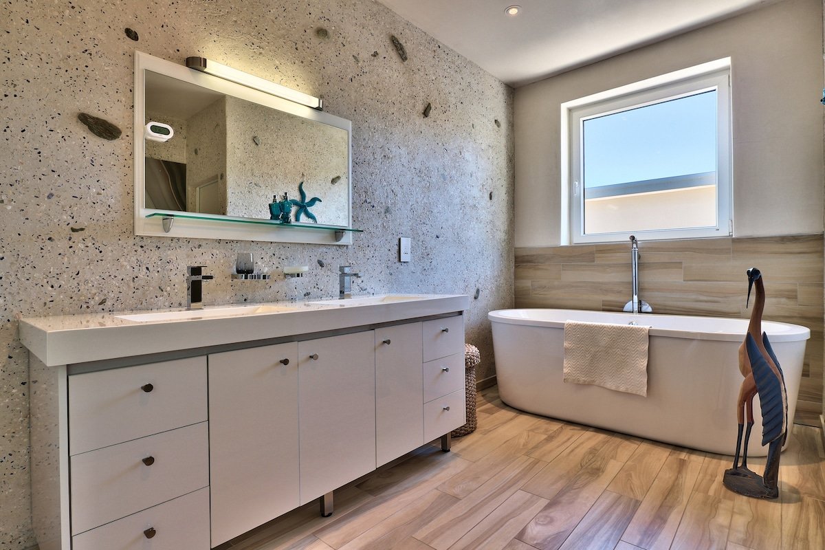 Oasis Apartment at Ocean View House, Camps Bay gallery image 5