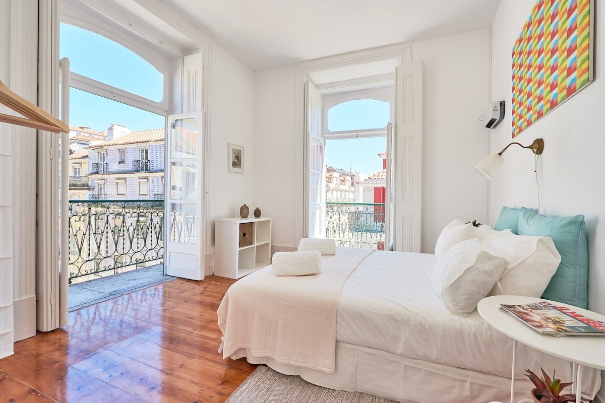 Deluxe with balcony by MS Apartments gallery image 2