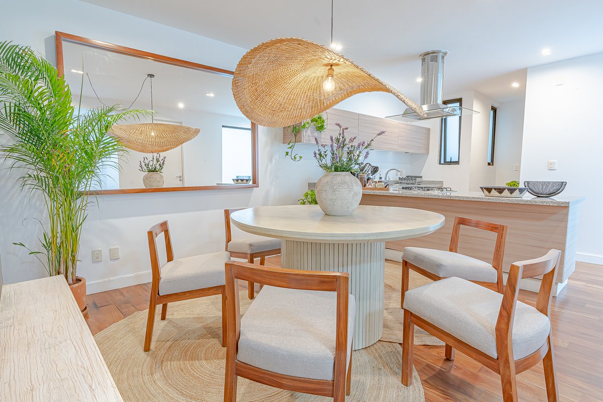 Best Location, 3BR with A/C, Sunny Terrace,