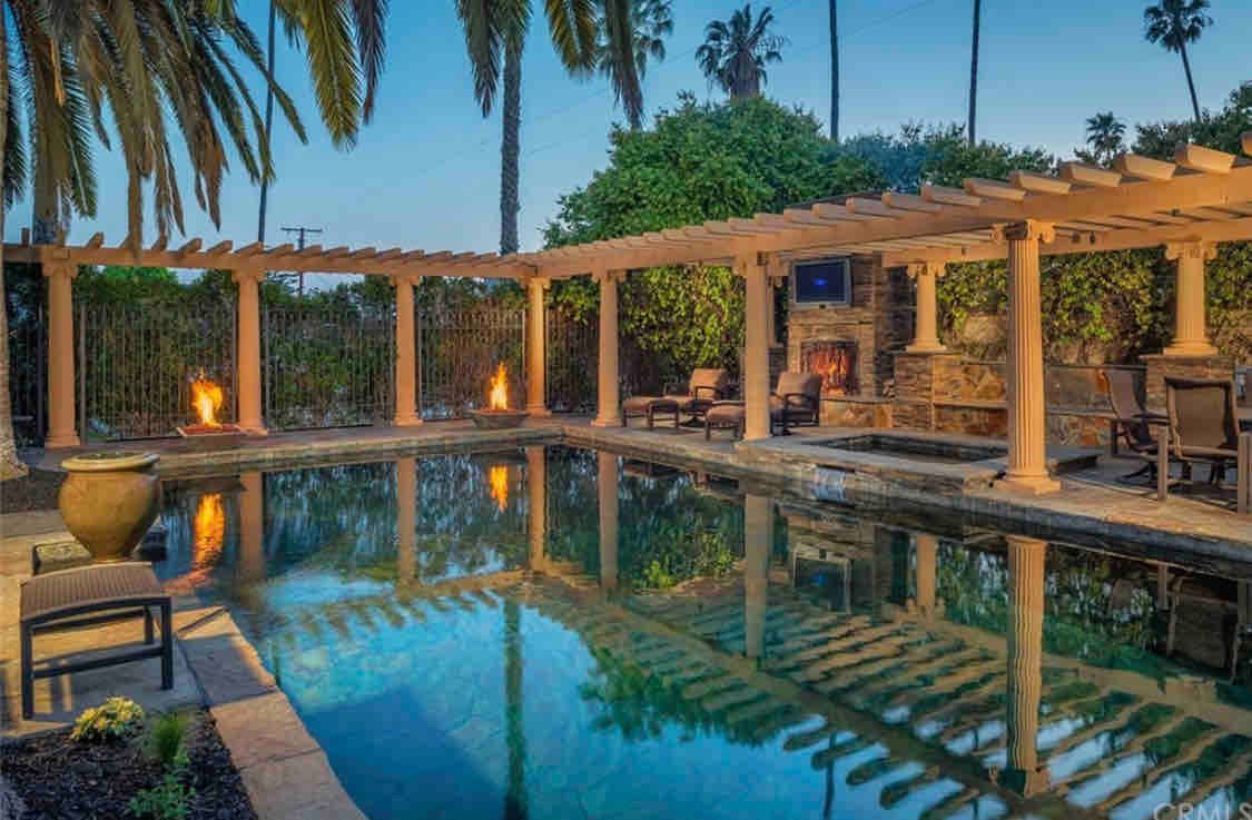 Art Deco Mansion w/Pool & Hot Tub gallery image 3