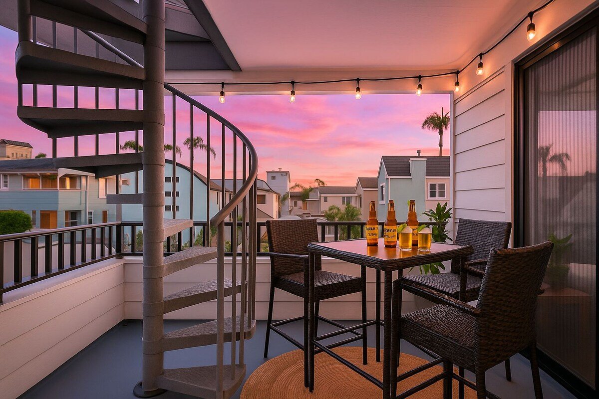 MB Rooftop Deck and BBQ Patio House + 2 parking! gallery image 4