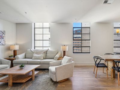 Spacious 5BD, Walk to French Quarter & Superdome