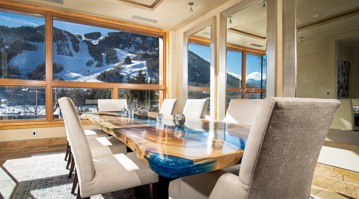 Mountain Escape | Private Theater & Golf Lounge gallery image 4