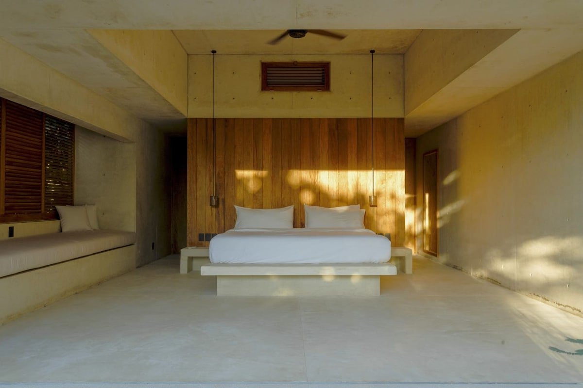 Exclusive House 6BR Beachfront in Puerto Escondido gallery image 3