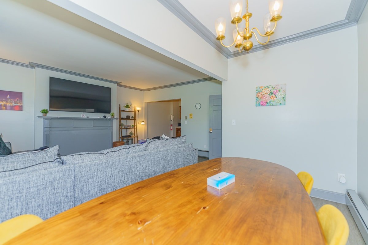 Massive 5BD/4BA 3-Story Duplex @ Downtown Albany gallery image 4