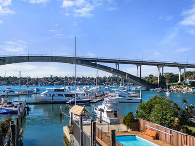 Neighbouring Sydney Harbour Retreats for 12 guests
