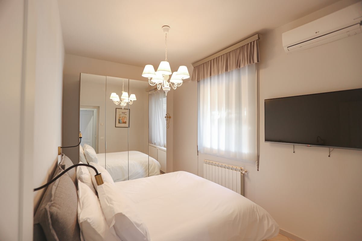 Piazza della Signoria Tower + LIFT gallery image 5