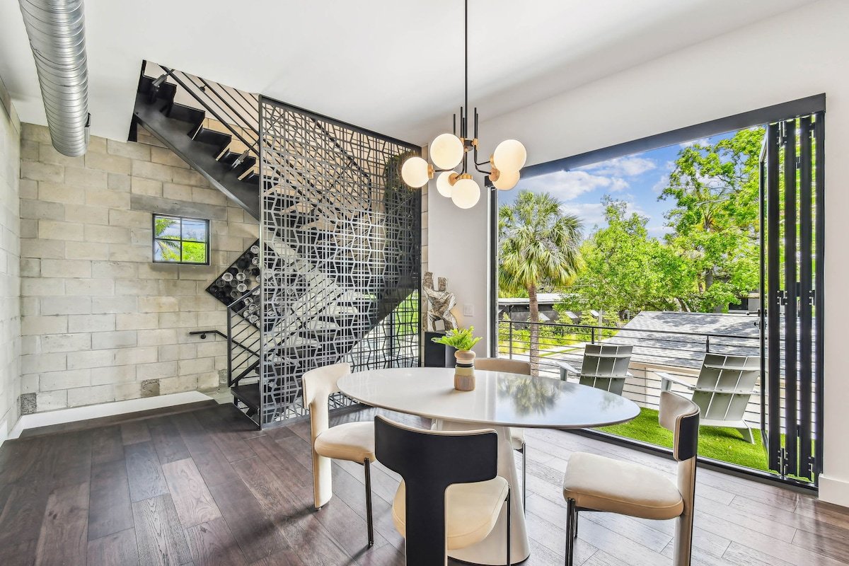 Luxury Hyde Park Artists Home – Close to UT