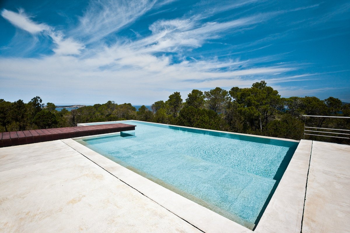 Sunset retreat- Panoramic sea views- infinity pool gallery image 4