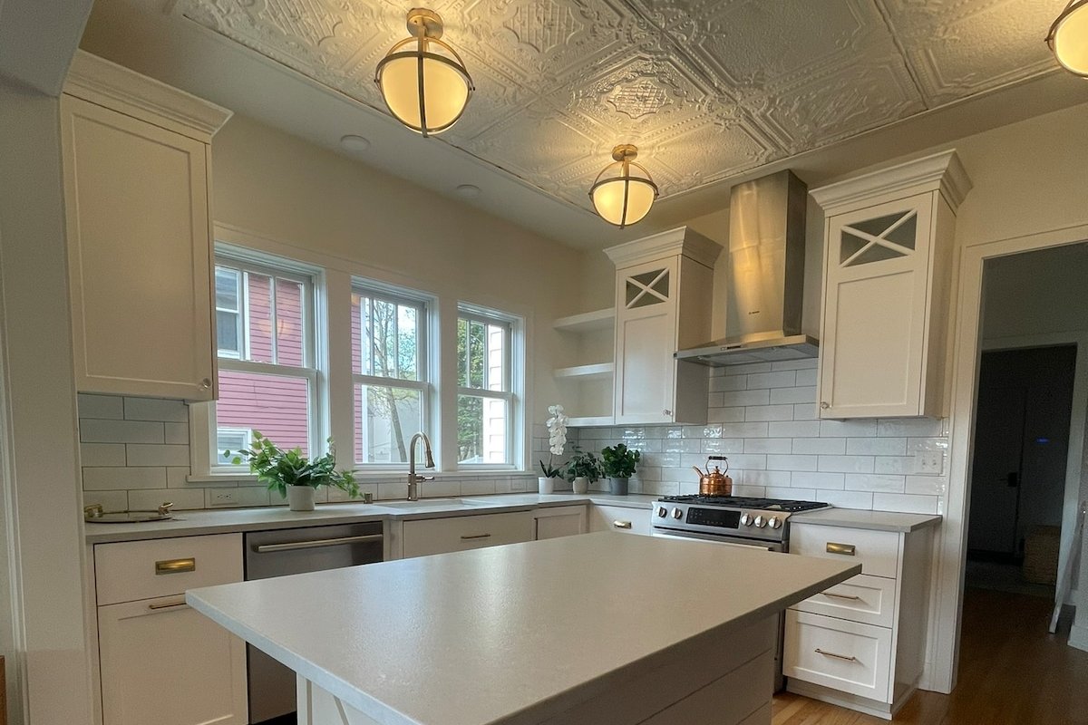 Main Floor Gem in Downtown Wayzata/Lake Minnetonka gallery image 5