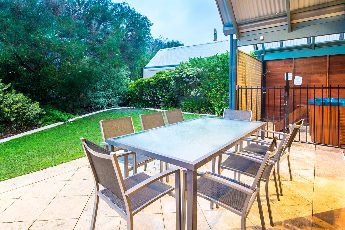 Whalers Cove, Villa Lalla Rookh with Outdoor Spa gallery image 5