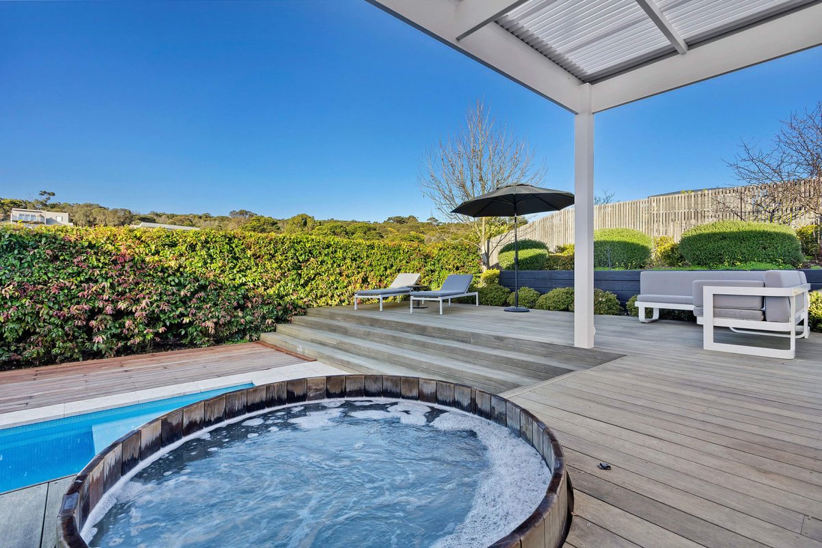 Hamptons Elegance Views | Pool & Spa