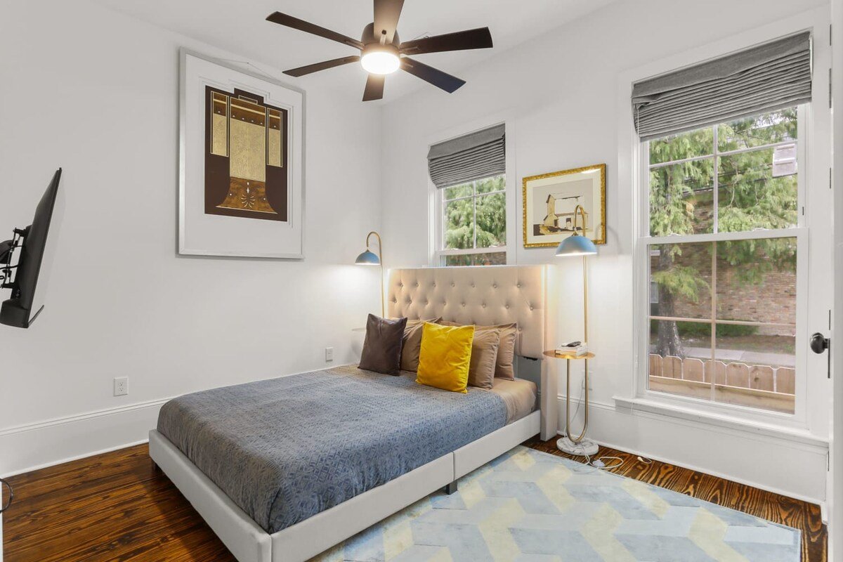 Luxury Retreat in NOLA – Sleeps 16, Pool, Parking gallery image 3