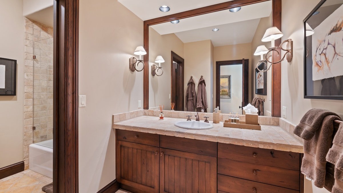 Luxury Ski-in/out Estate + Game Room | Paragon gallery image 5