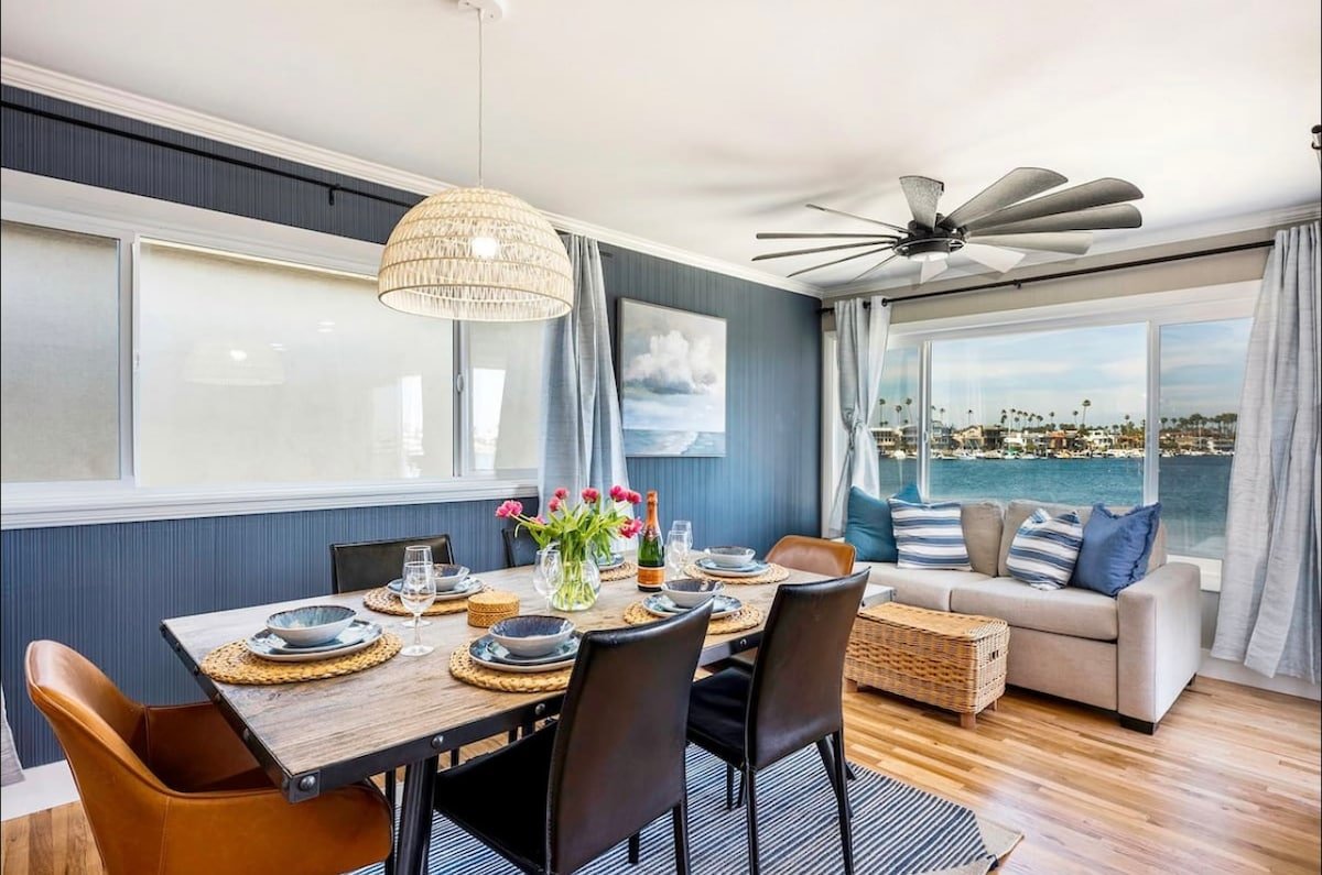 Beachfront on the Bay- penthouse on the sand gallery image 4