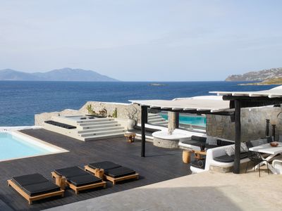 Villa Sea Front pool/hot-tub byCalypsoSunsetVillas