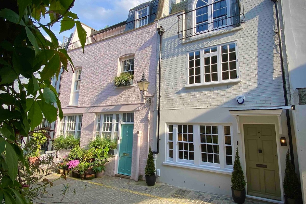 New Luxury Town House with AC gallery image 2