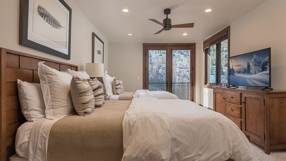 Steamboat’s Crown Jewel Retreat | Over The Edge gallery image 5