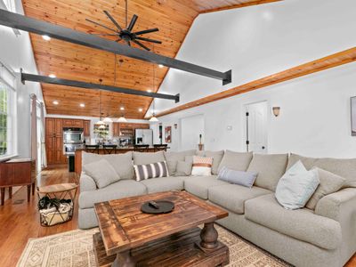 The Retreat House~Large groups, pets, hot tub