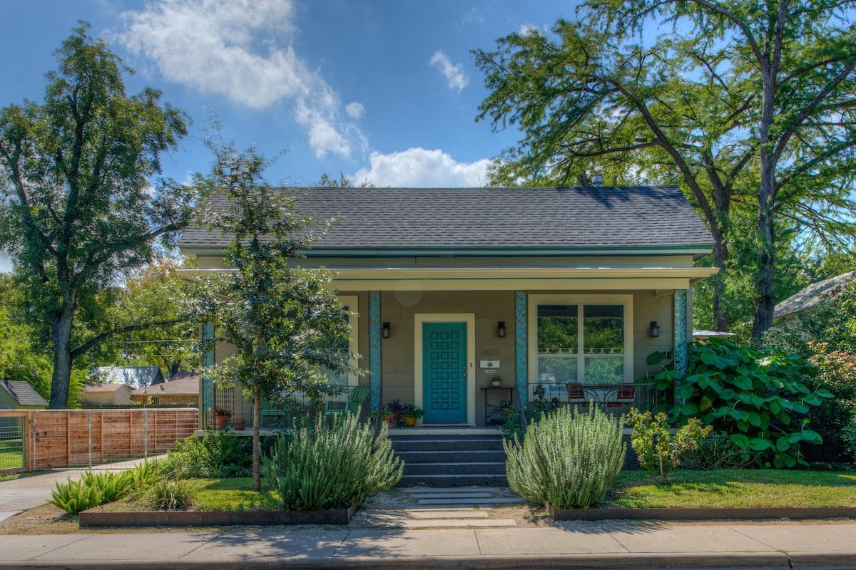 Luxe Spa Gem of East Austin! gallery image 4