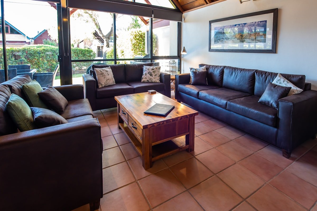 Whalers Cove Villas, Villa Eliza gallery image 3