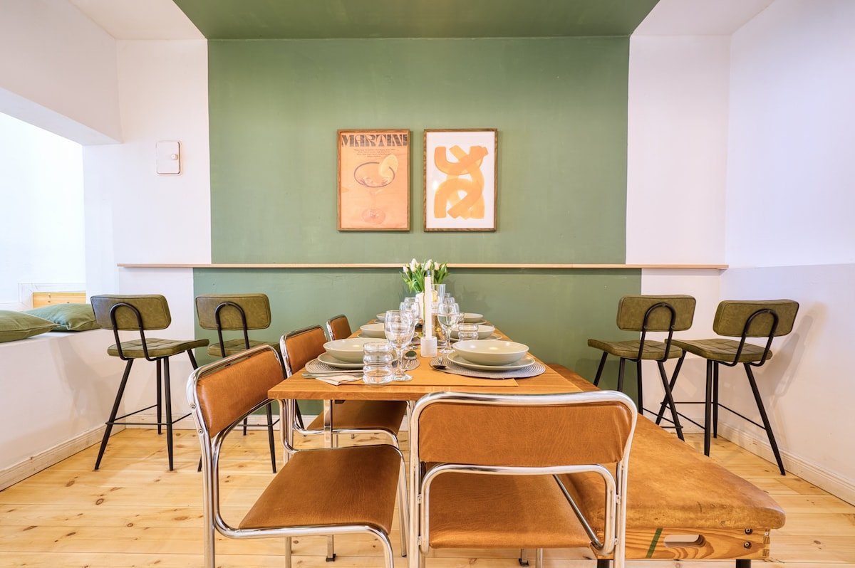 In the heart of Kreuzberg – 140m² spacious & cozy gallery image 4